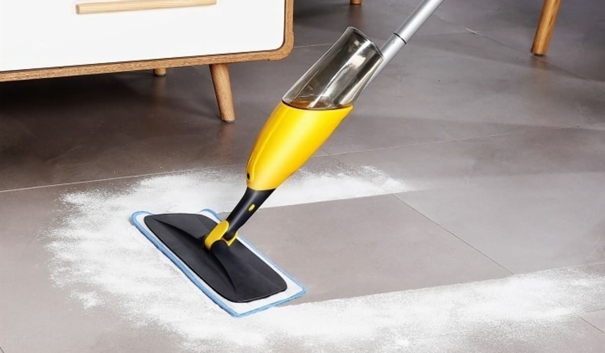 use microfiber spray mop to clean debsris and dirts on the floor